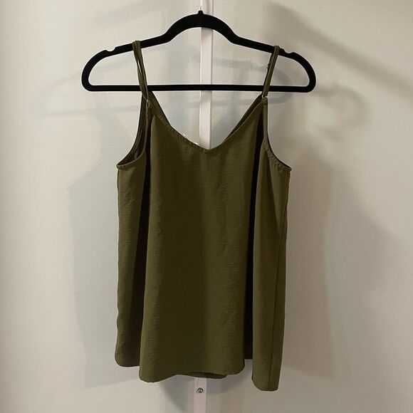 Entro Hunter Green Sleeveless Top with Buttons - Picture 4 of 4